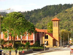 capilla-remodelada-villa-rica-peru